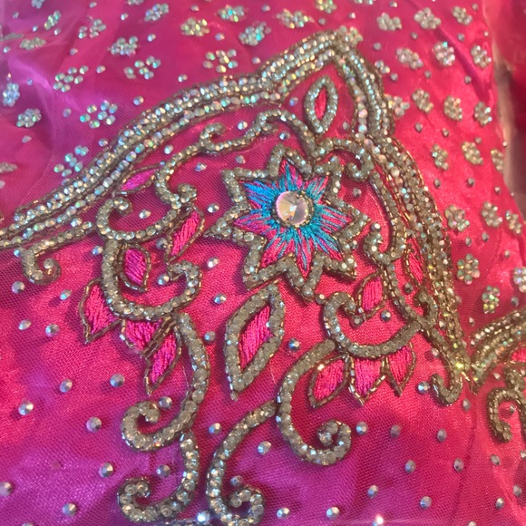 Pakistani wedding lengha - Picture 5 of 7